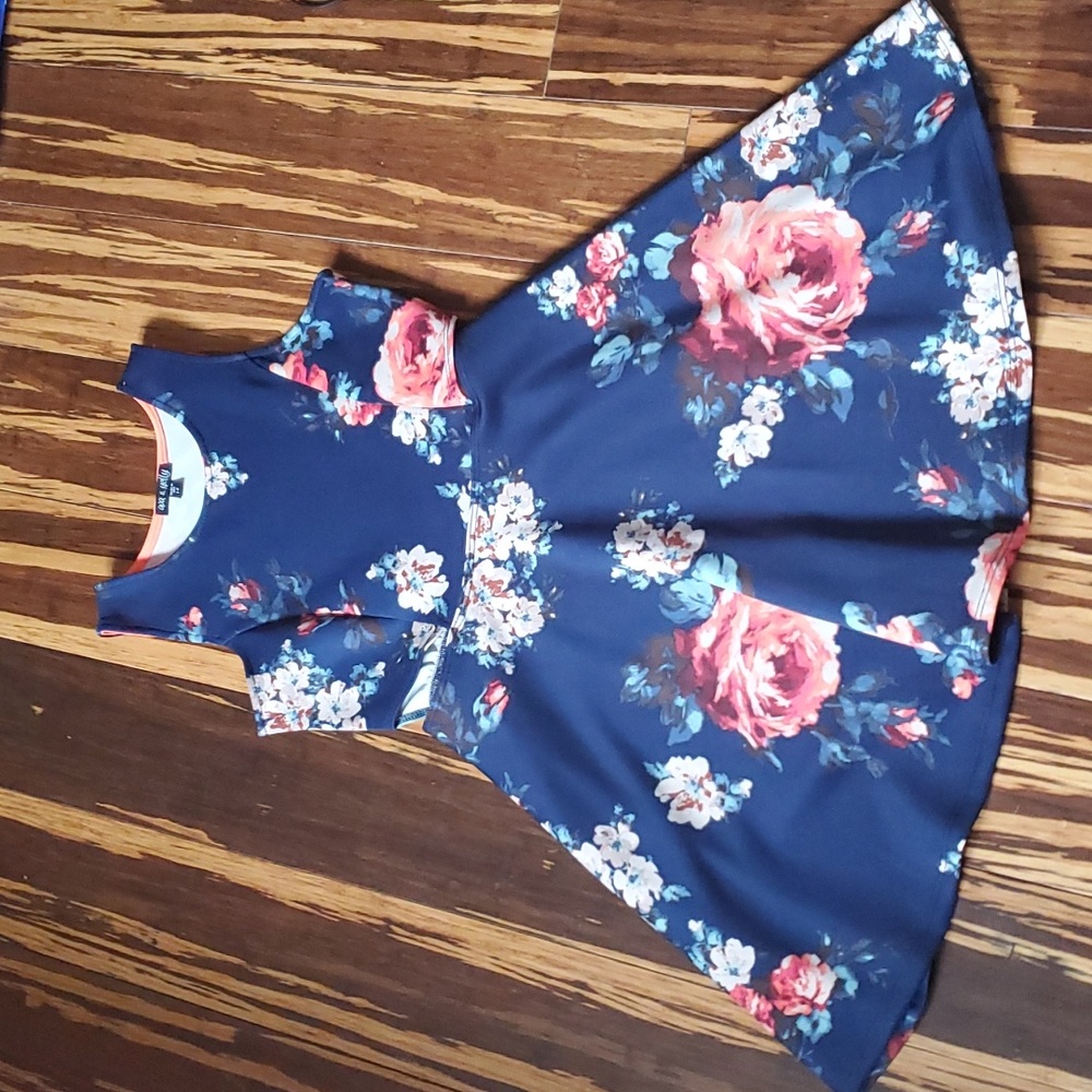Sleeveless dress
